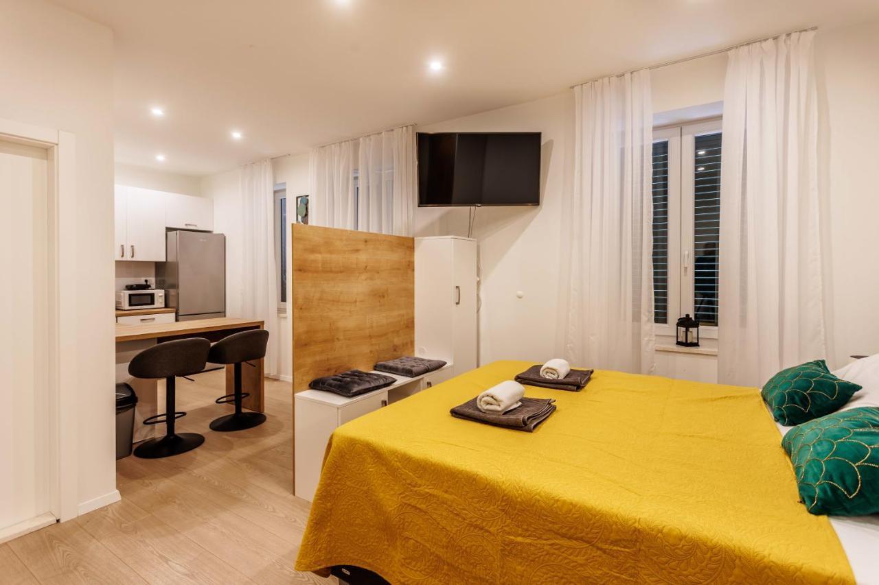 Apartment Blue Pearl-split Town Center